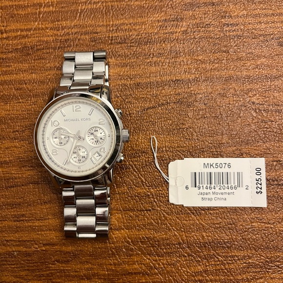 Michael Kors Women’s Silver Runway Watch - Picture 6 of 6